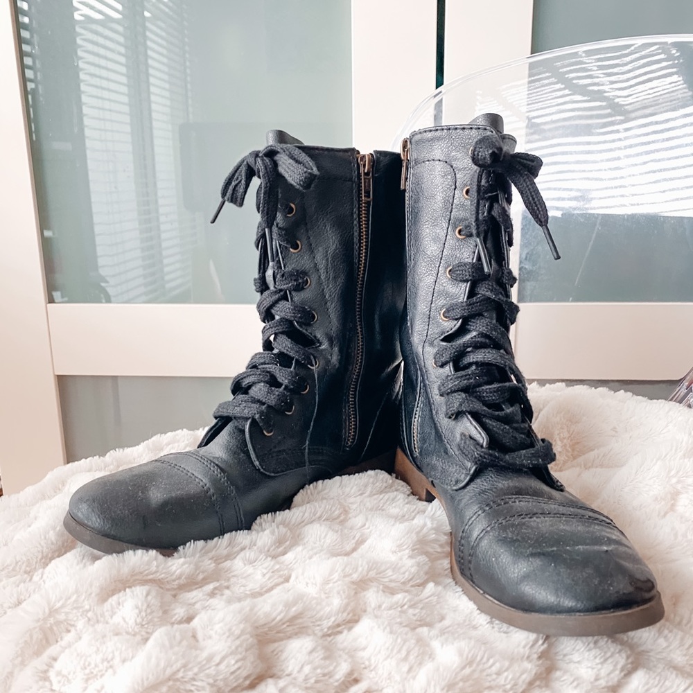 🟡Mossimo Supply Company Black Combat Boots